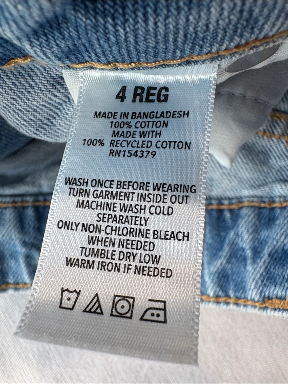 Aeropostale Women's Straight Leg Light Wash Jeans - Picture 3 of 4